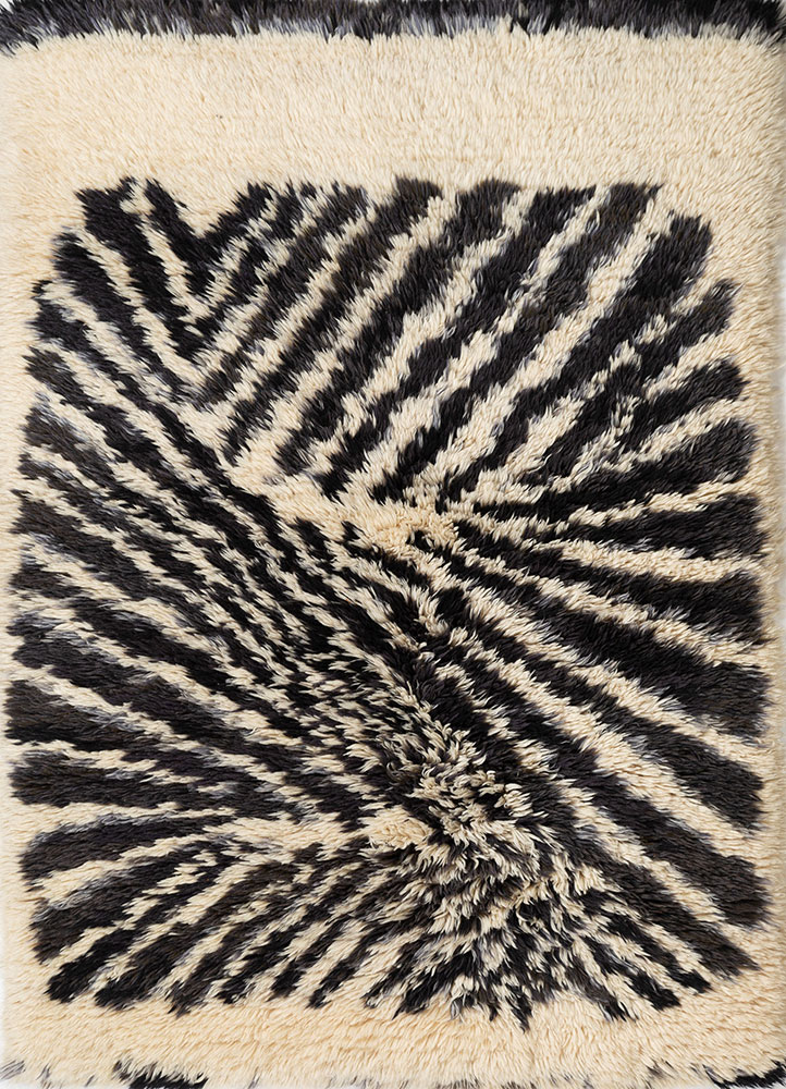 zuri ivory wool hand knotted Rug - HeadShot