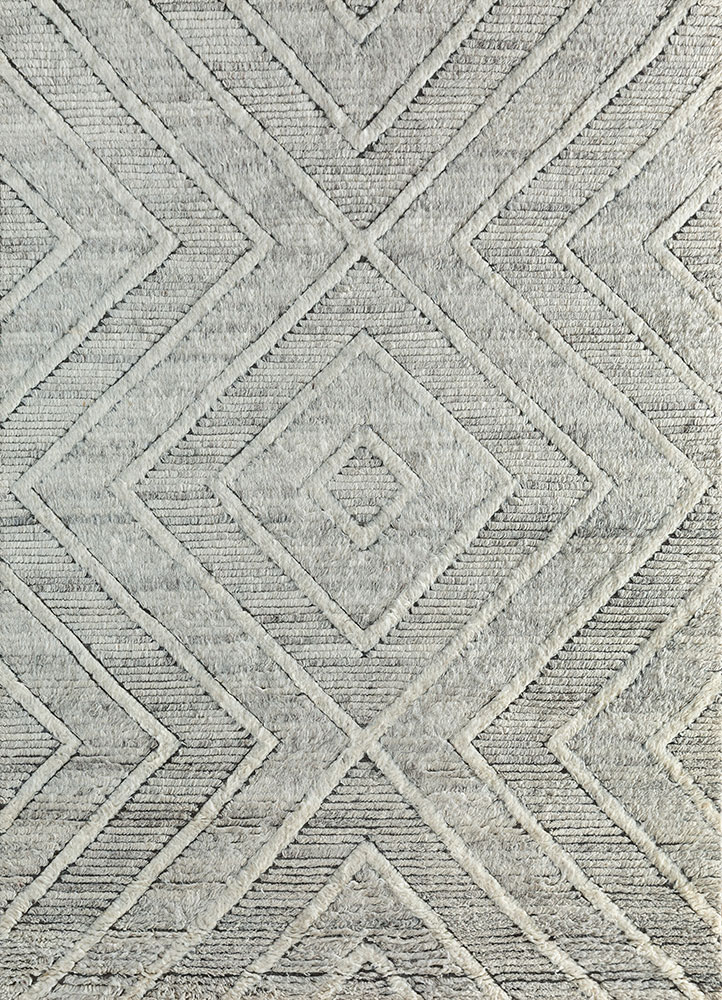 zuri grey and black wool hand knotted Rug - HeadShot