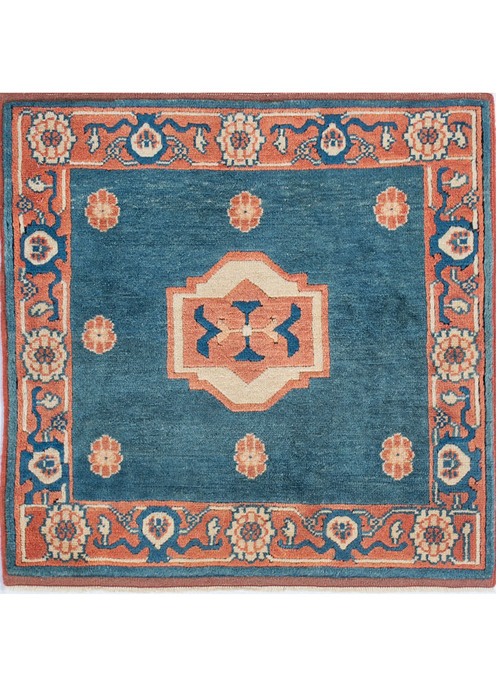 nuray blue wool hand knotted Rug - HeadShot