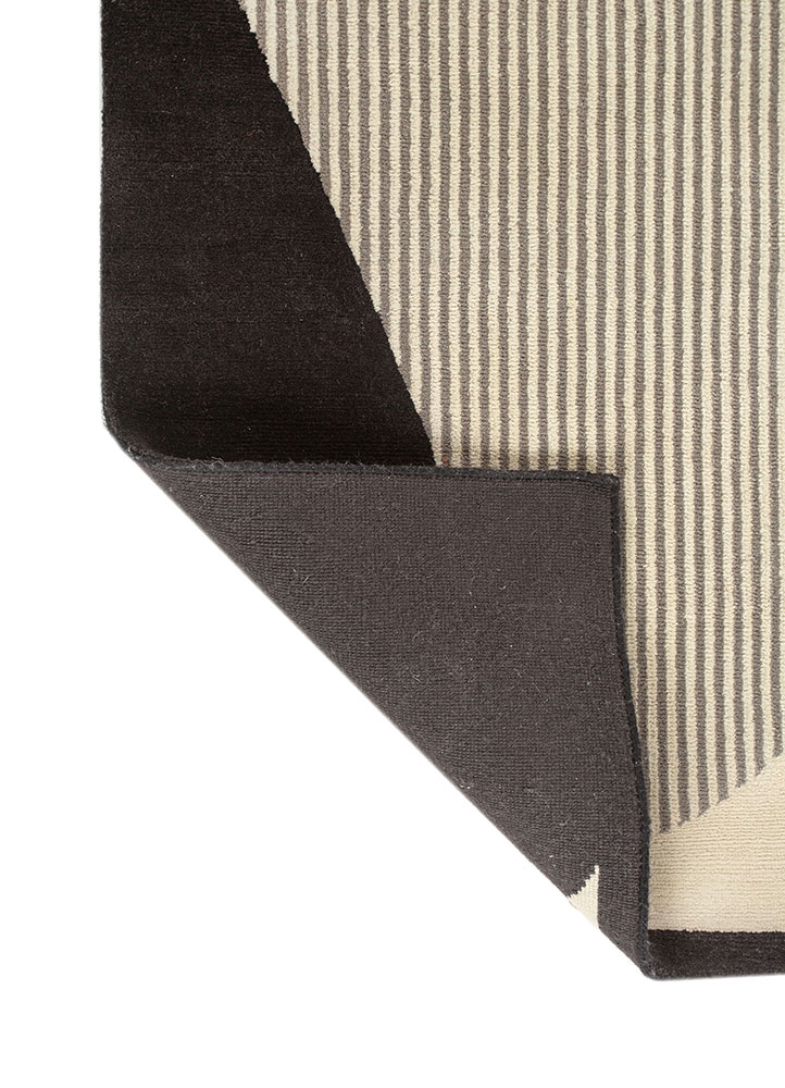 box ivory wool hand knotted Rug - Perspective