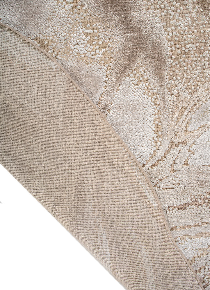 aprezo ivory wool and bamboo silk hand knotted Rug - Perspective