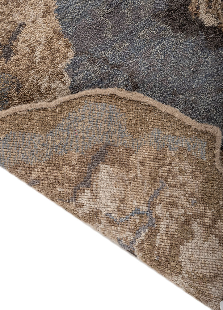 aprezo blue wool and silk hand knotted Rug - Perspective