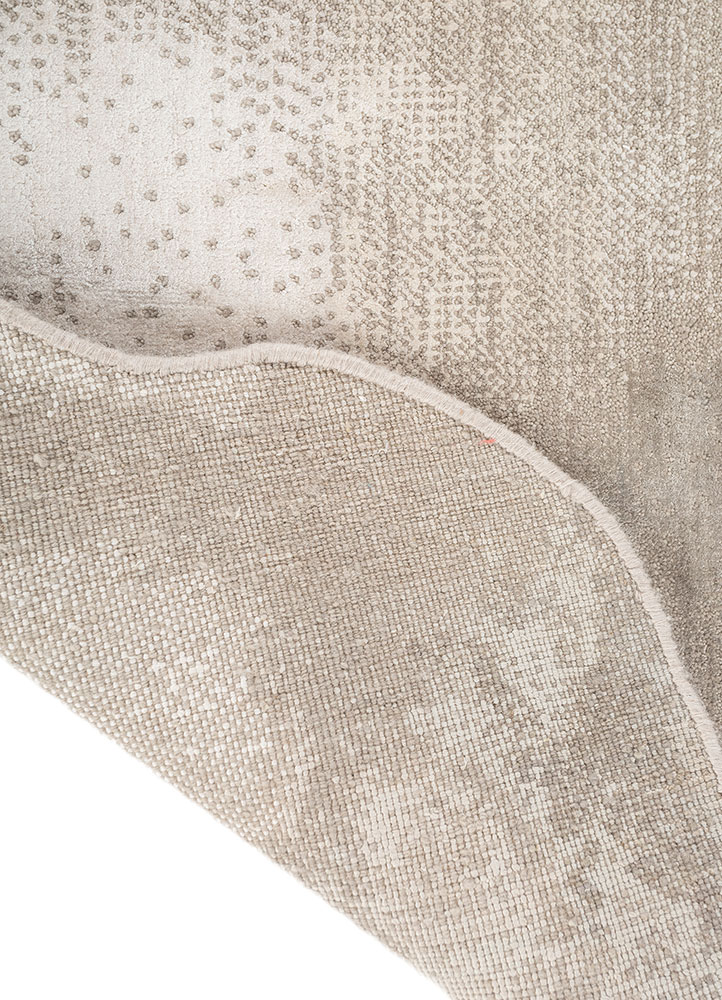 entropy ivory wool and bamboo silk hand knotted Rug - Perspective
