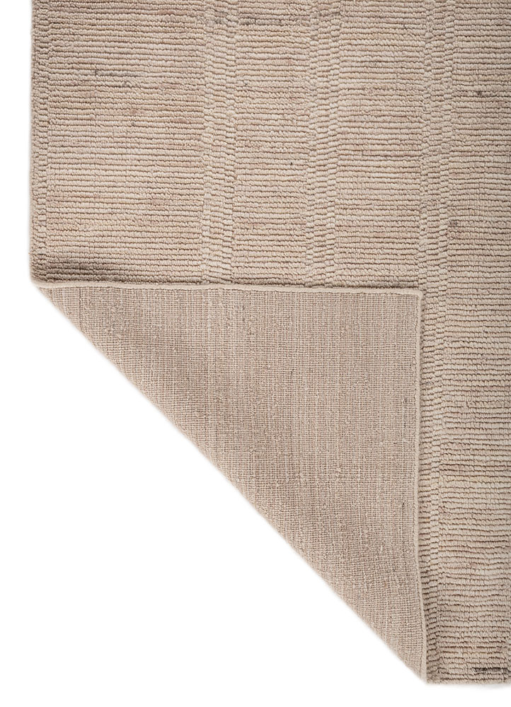 saga red and orange wool hand loom Rug - Perspective