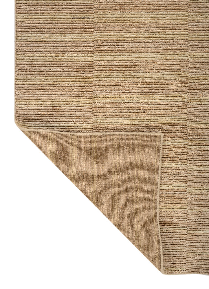 saga gold wool hand loom Rug - Perspective