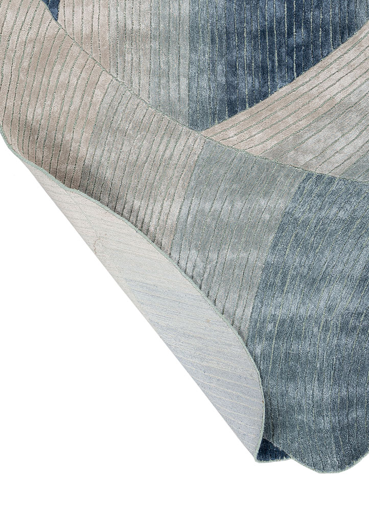 lucid blue wool and viscose hand tufted Rug - Perspective