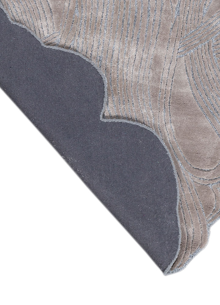 infini grey and black viscose hand tufted Rug - Perspective