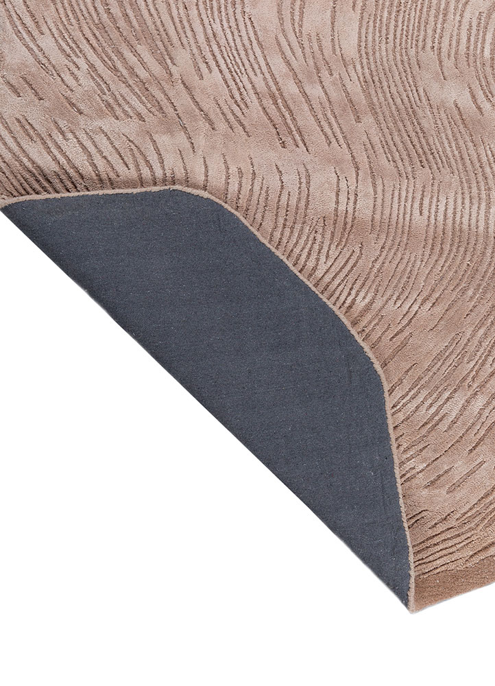 infini red and orange wool and viscose hand tufted Rug - Perspective