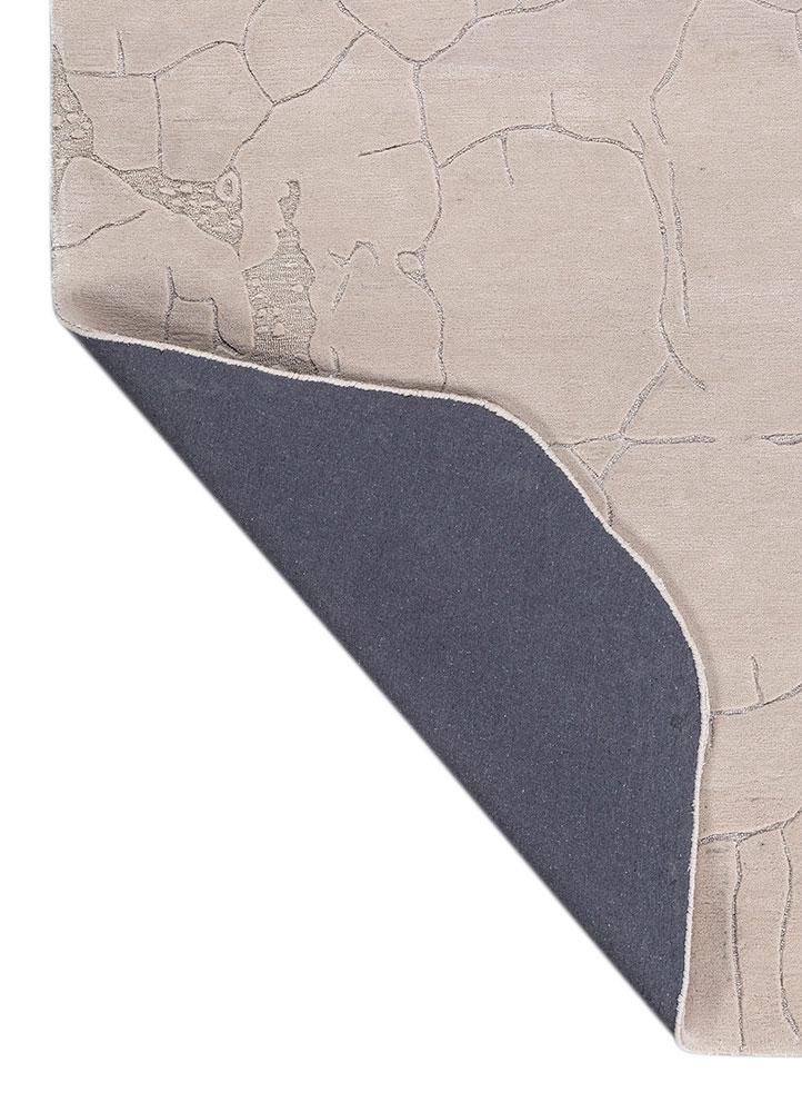 pathways ivory wool and viscose hand tufted Rug - Perspective