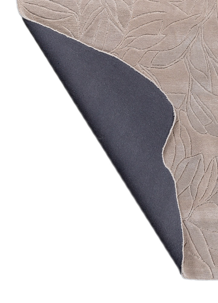 aurelia ivory wool and viscose hand tufted Rug - Perspective