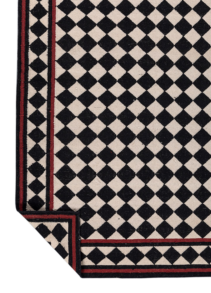 alhambra grey and black wool flat weaves Rug - Perspective