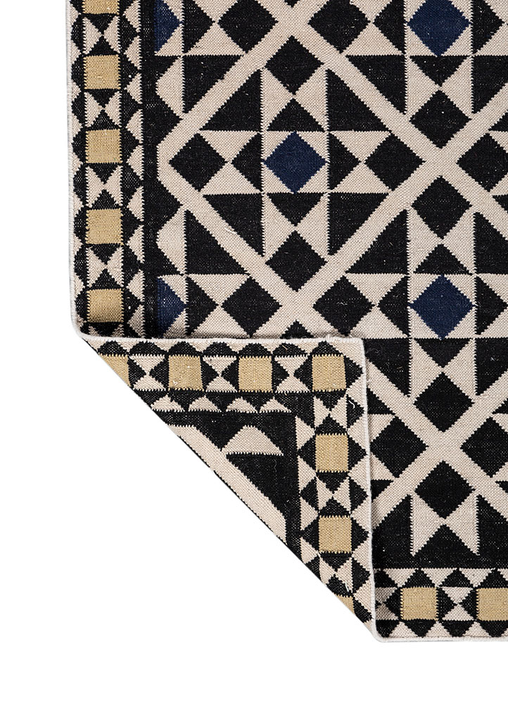alhambra grey and black wool flat weaves Rug - Perspective