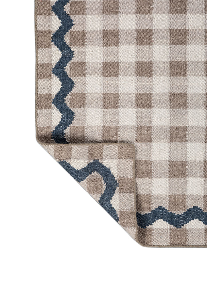 alhambra grey and black wool flat weaves Rug - Perspective