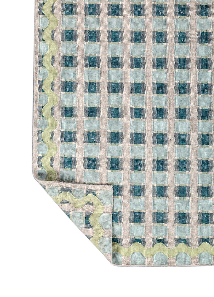alhambra grey and black wool flat weaves Rug - Perspective