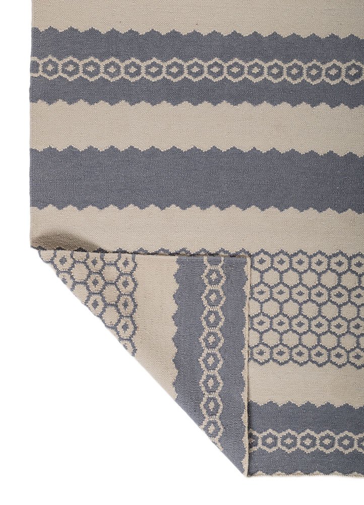 indusbar grey and black wool flat weaves Rug - Perspective