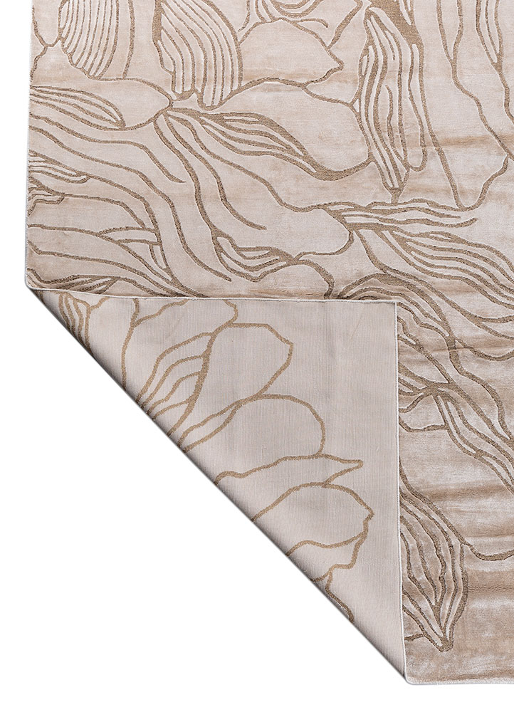 azalea ivory bamboo silk and zari hand knotted Rug - Perspective