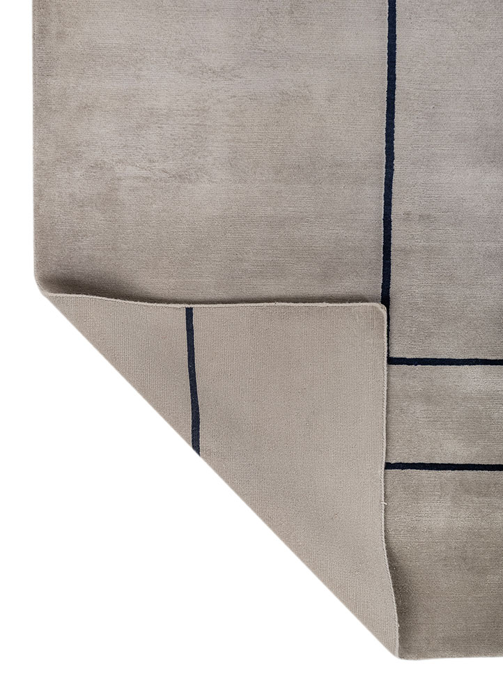 sthir grey and black wool hand knotted Rug - Perspective