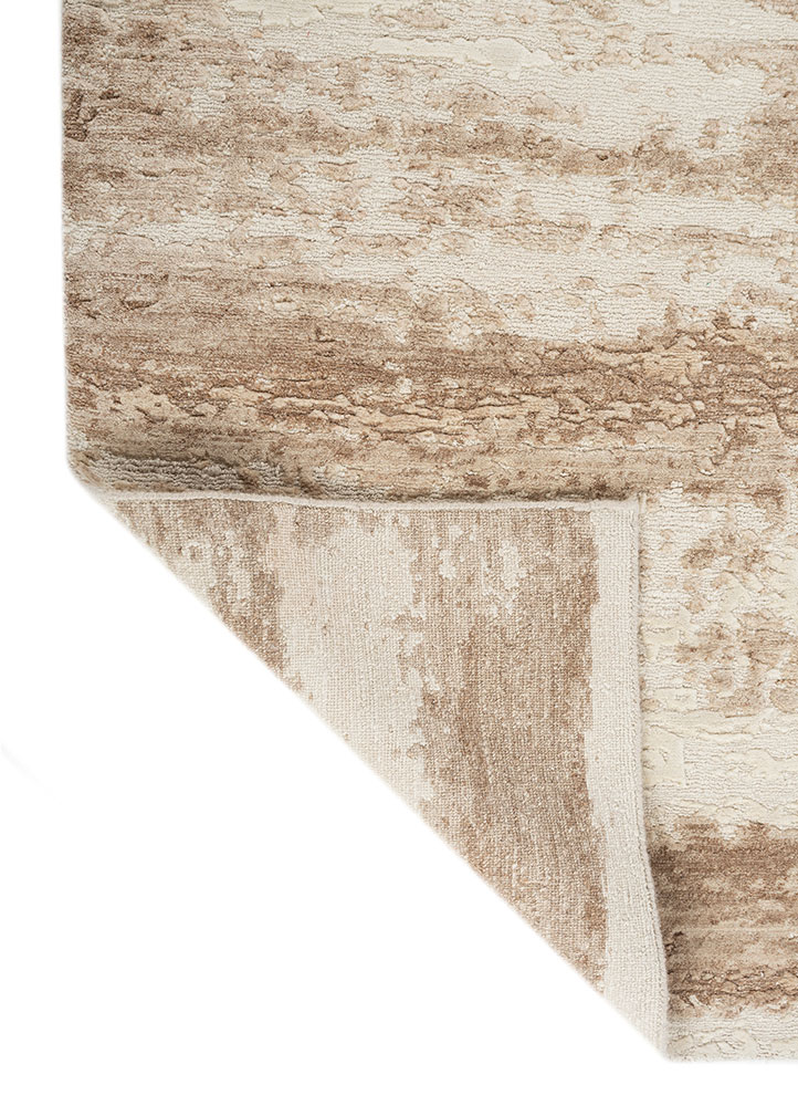 uvenuti ivory wool hand knotted Rug - Perspective