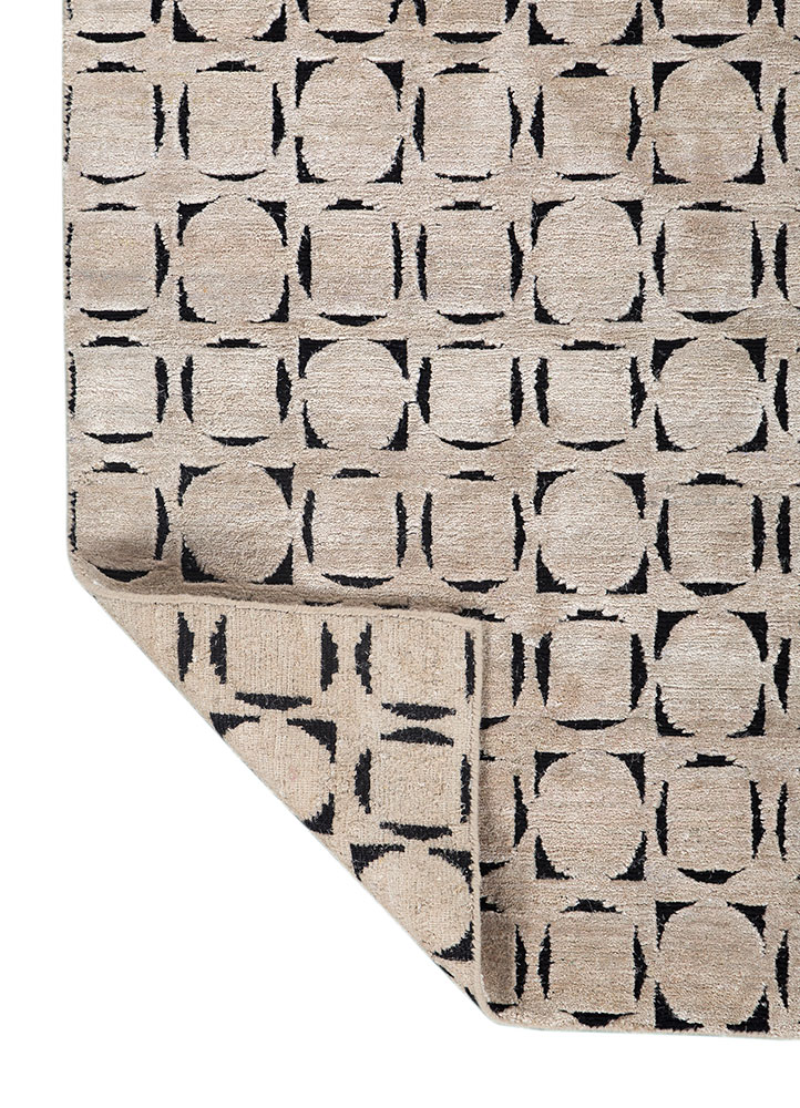 azalea ivory wool and silk hand knotted Rug - Perspective