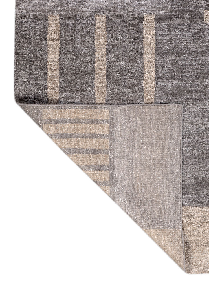 blythe grey and black wool hand knotted Rug - Perspective