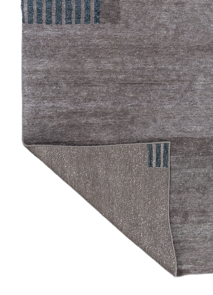 blythe grey and black wool hand knotted Rug - Perspective
