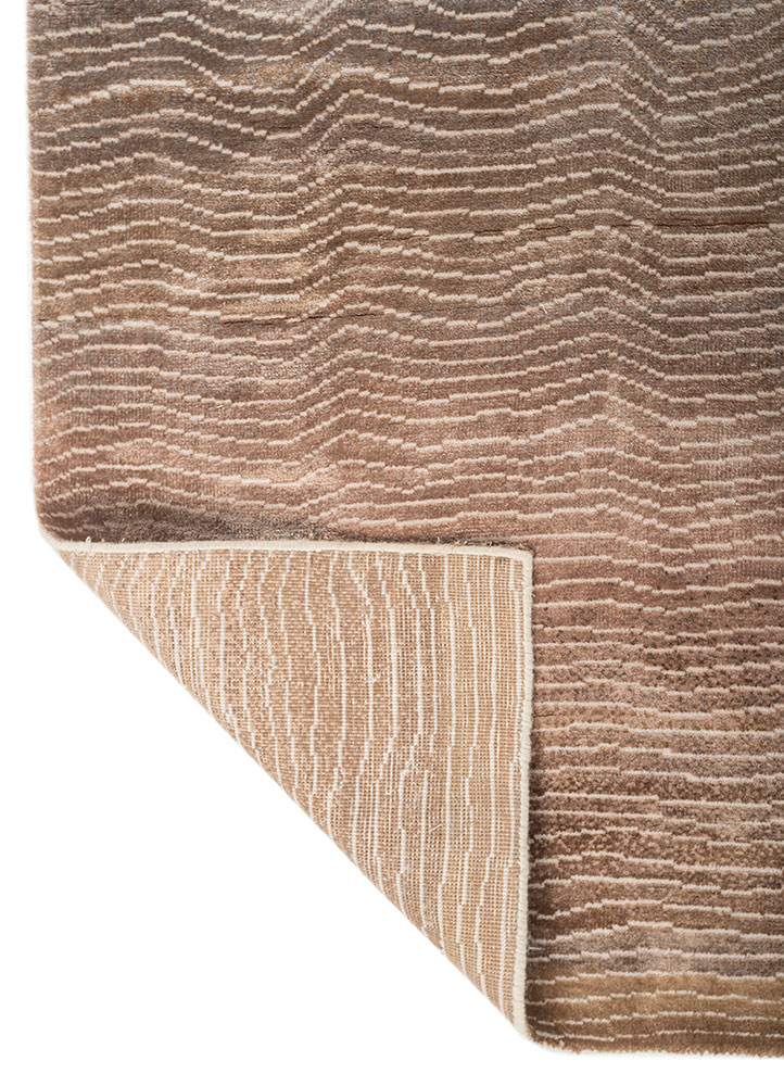azalea ivory wool and bamboo silk hand knotted Rug - Perspective