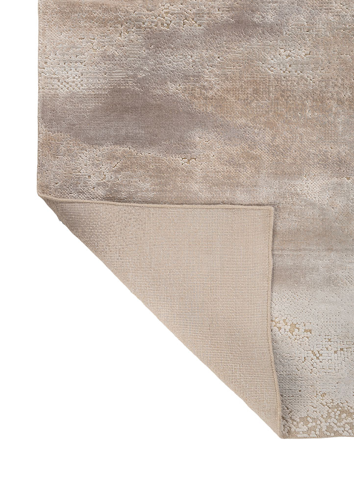 aprezo ivory wool and bamboo silk hand knotted Rug - Perspective