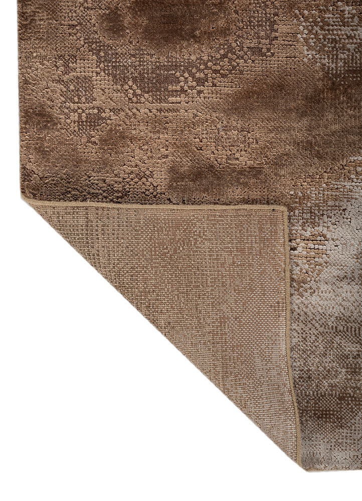uvenuti ivory wool and bamboo silk hand knotted Rug - Perspective