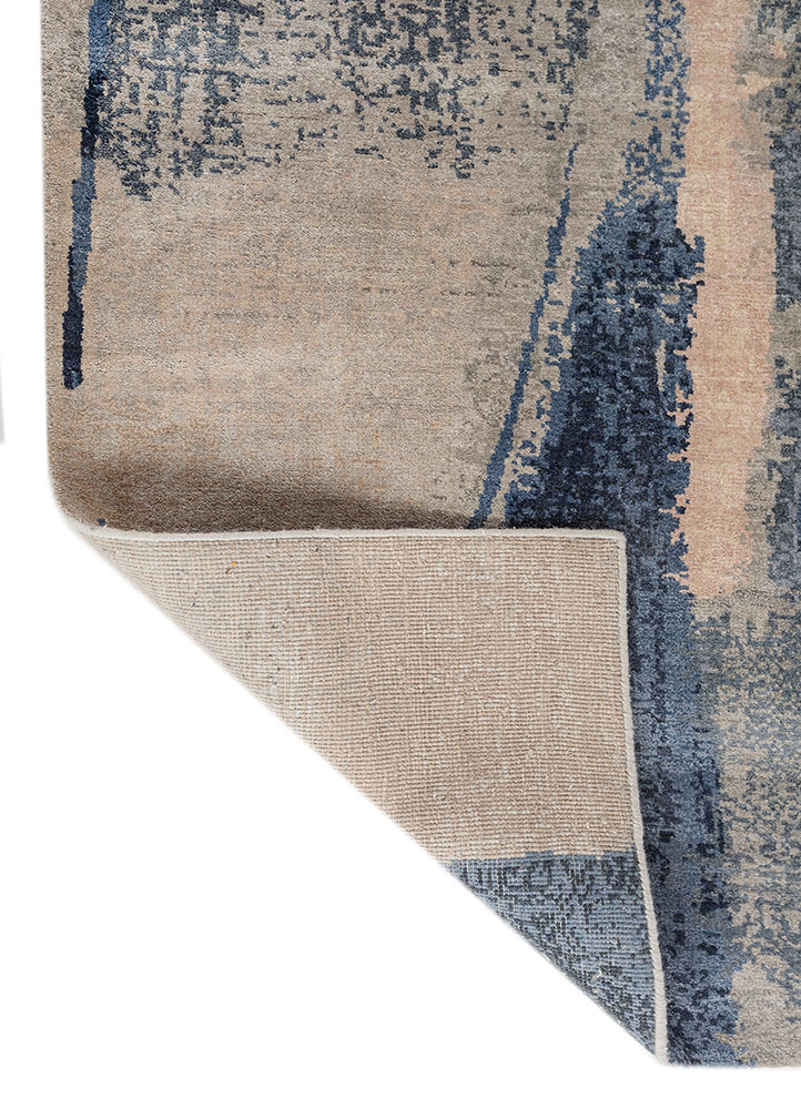 aprezo blue wool and bamboo silk hand knotted Rug - Perspective