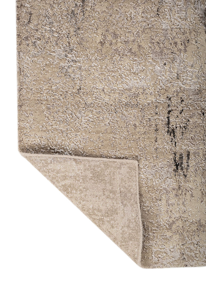 erbe ivory wool and bamboo silk hand knotted Rug - Perspective