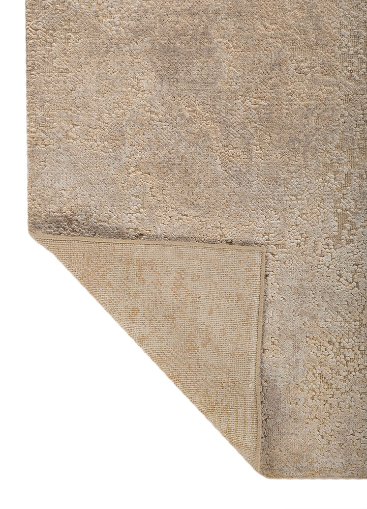 aprezo gold wool and bamboo silk hand knotted Rug - Perspective