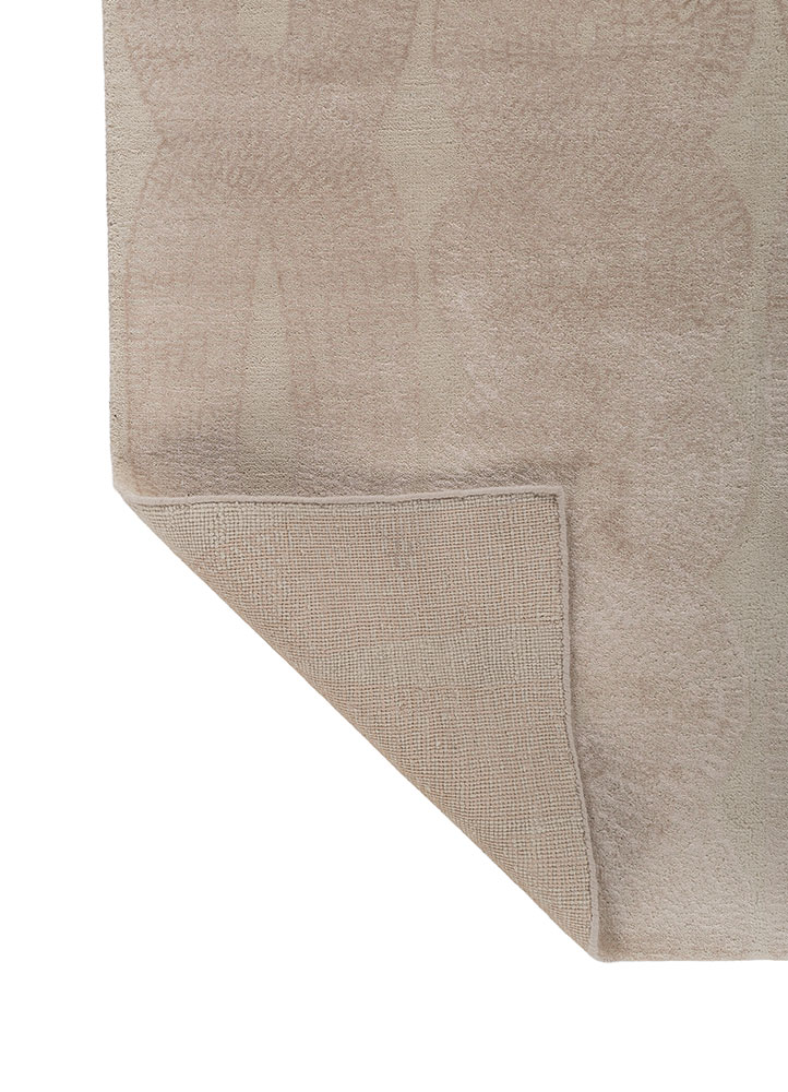 azalea ivory wool and bamboo silk hand knotted Rug - Perspective