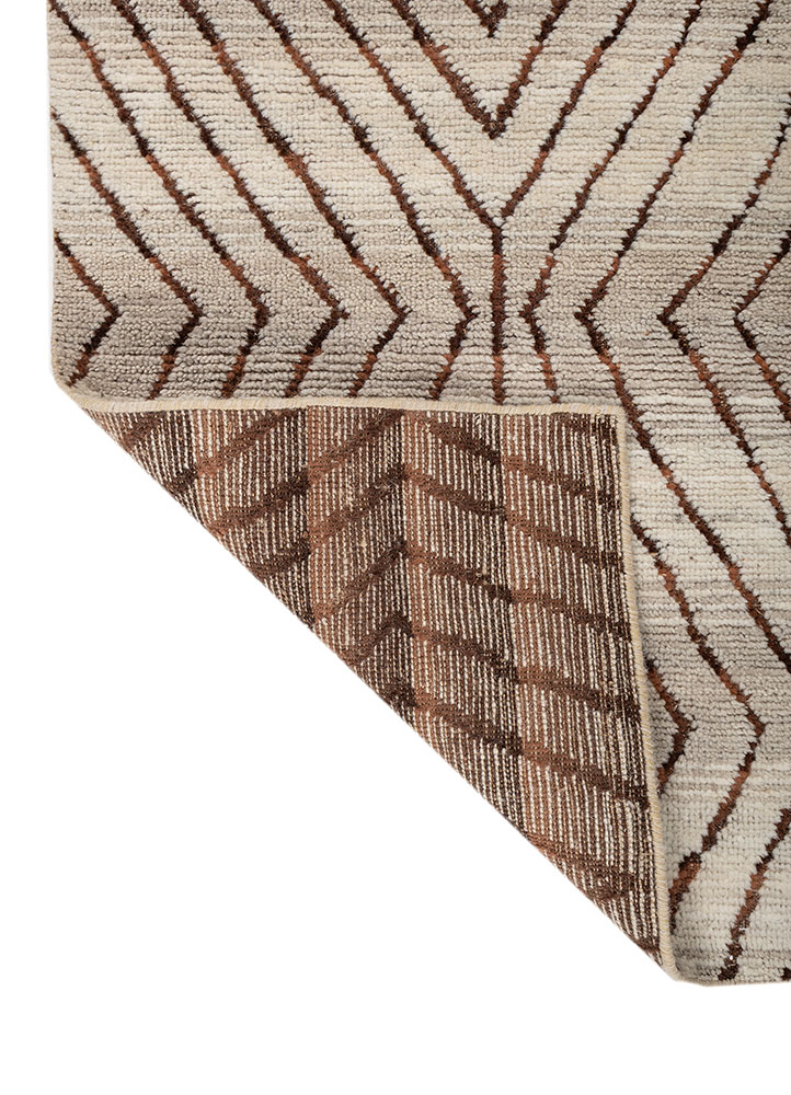 zuri ivory wool hand knotted Rug - Perspective