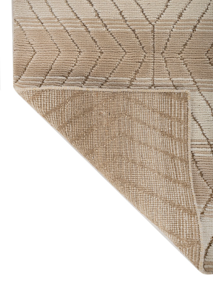 zuri ivory wool hand knotted Rug - Perspective