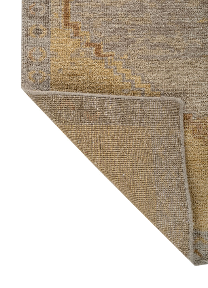 thyme gold wool hand knotted Rug - Perspective