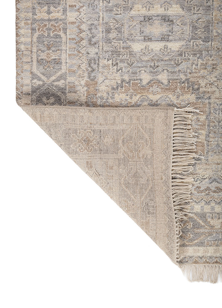 savana grey and black wool hand knotted Rug - Perspective