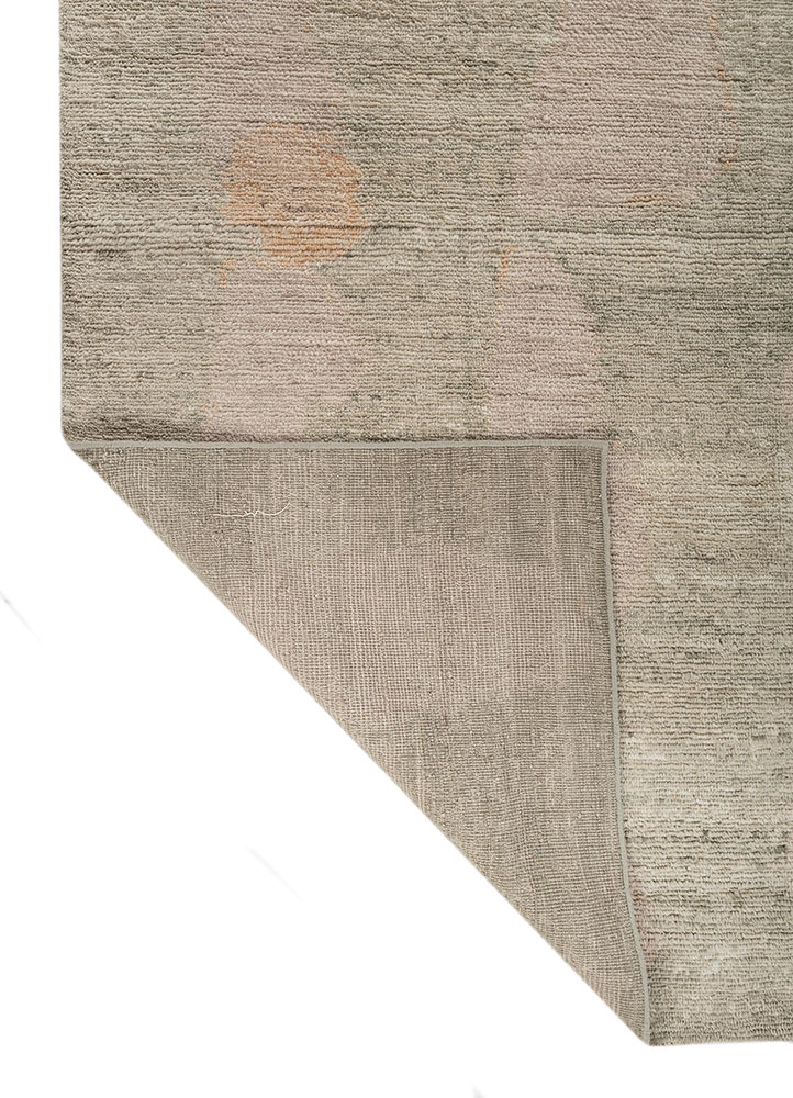 entropy green wool hand knotted Rug - Perspective