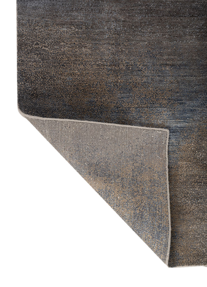 aprezo blue wool and silk hand knotted Rug - Perspective