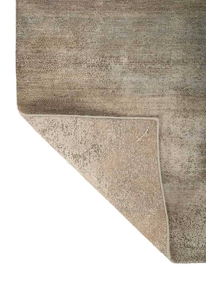 aprezo blue wool and silk hand knotted Rug - Perspective