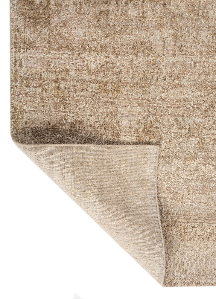 aprezo gold wool and silk hand knotted Rug - Perspective