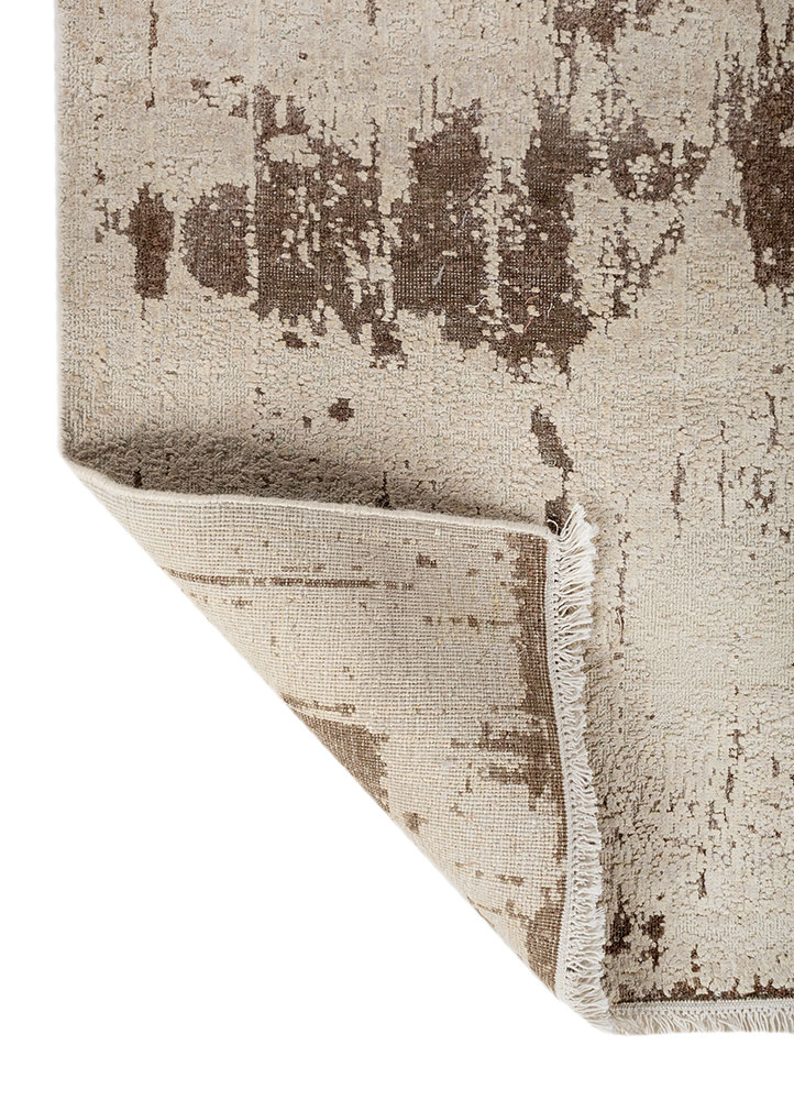 entropy ivory wool and silk hand knotted Rug - Perspective