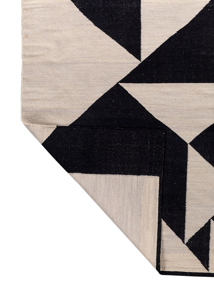 indusbar grey and black wool flat weaves Rug - Perspective