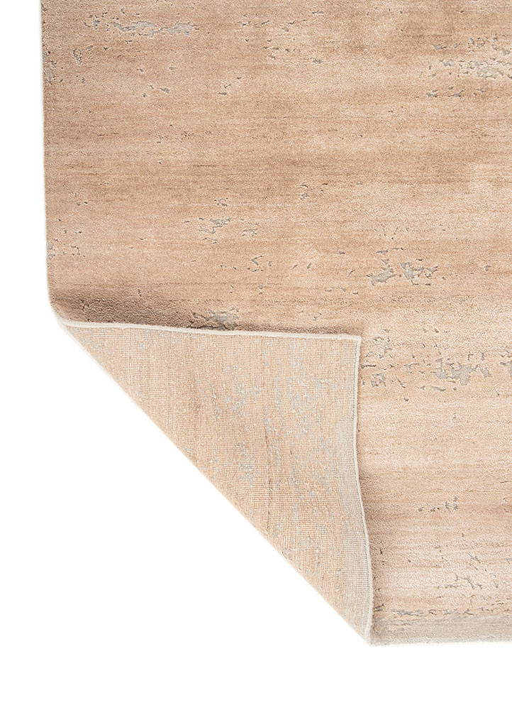aprezo grey and black wool and bamboo silk hand knotted Rug - Perspective