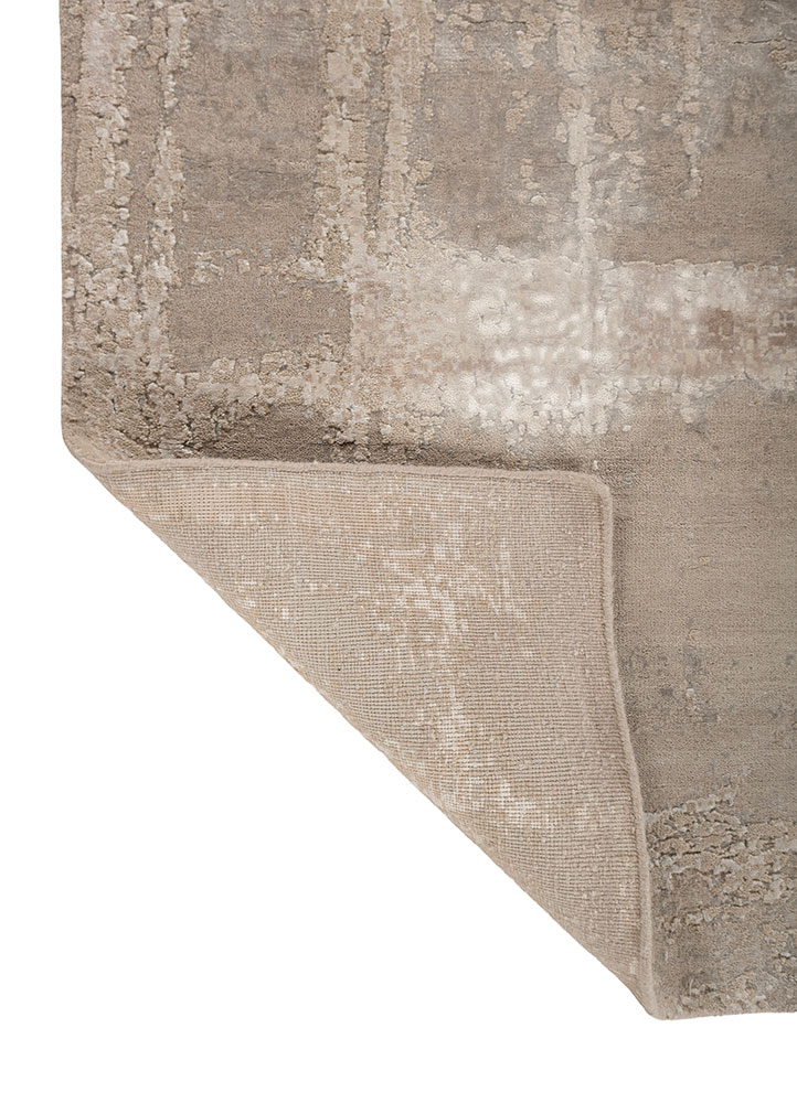aprezo ivory wool and bamboo silk hand knotted Rug - Perspective