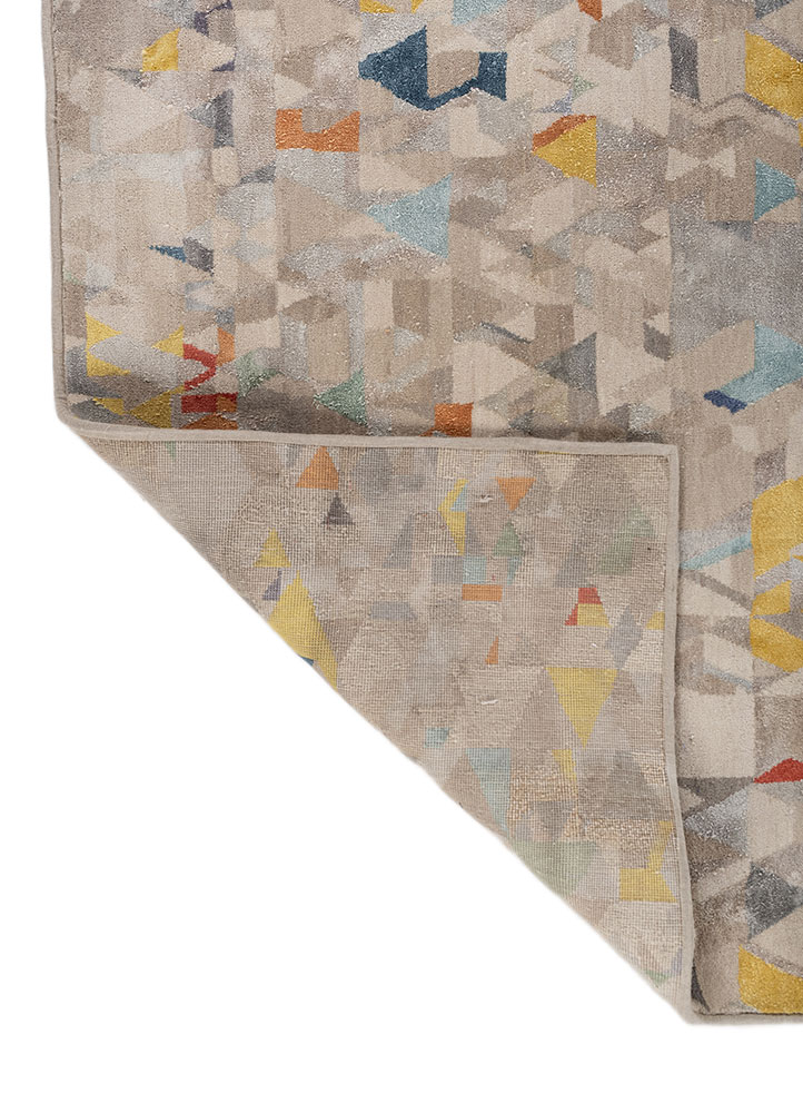aprezo grey and black wool and bamboo silk hand knotted Rug - Perspective