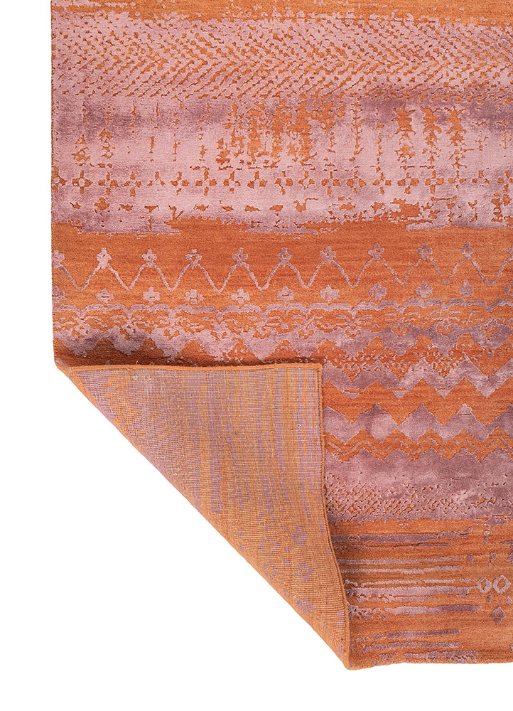 aprezo red and orange wool and bamboo silk hand knotted Rug - Perspective
