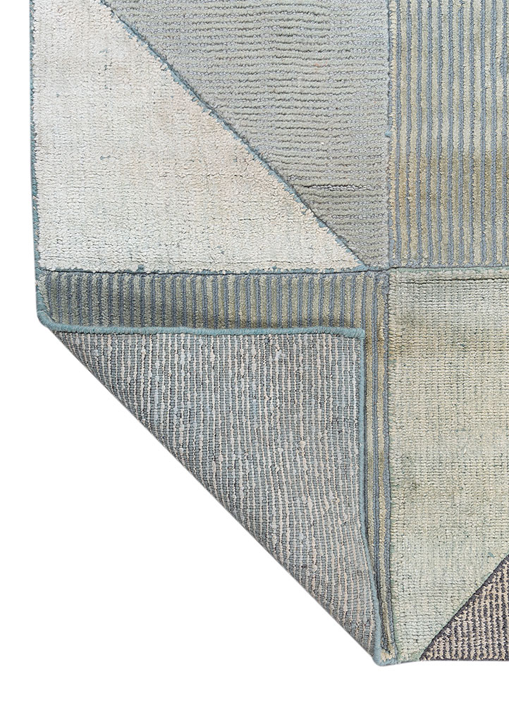 saga ivory wool and bamboo silk hand loom Rug - Perspective