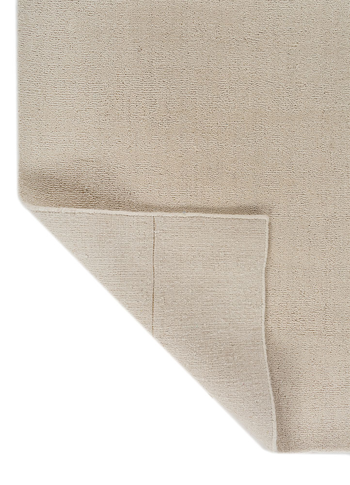 saga ivory wool hand loom Rug - Perspective