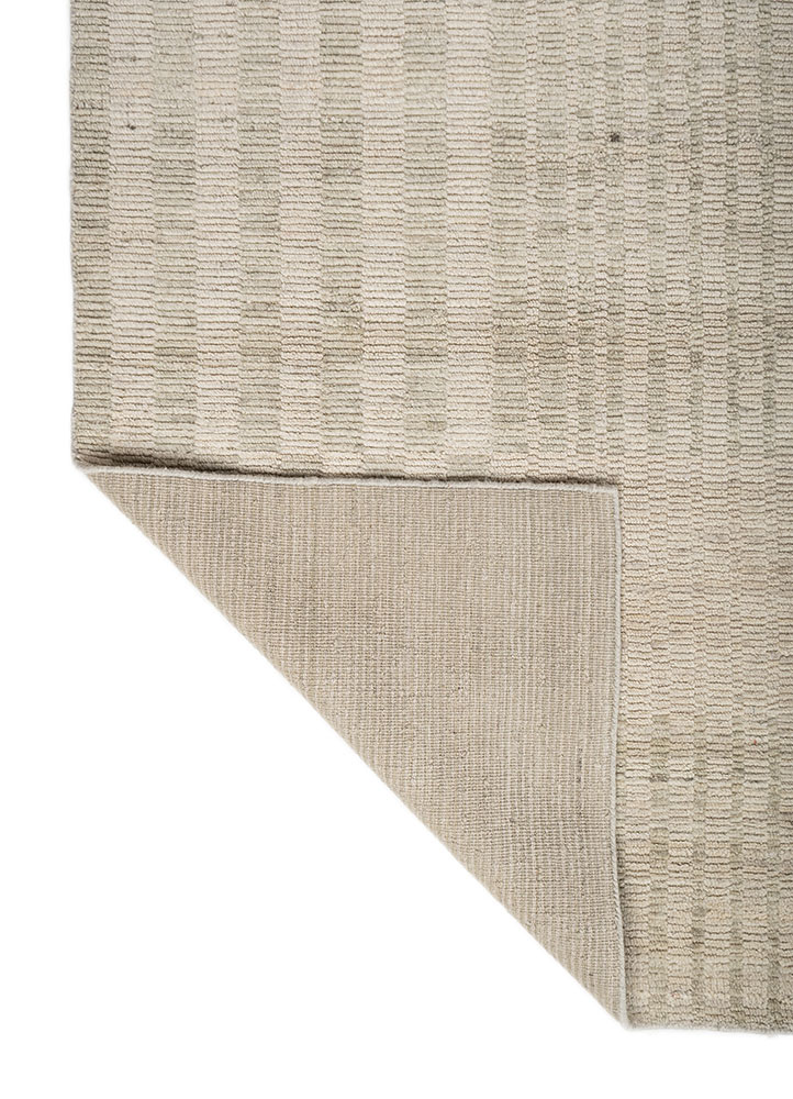 saga gold wool hand loom Rug - Perspective