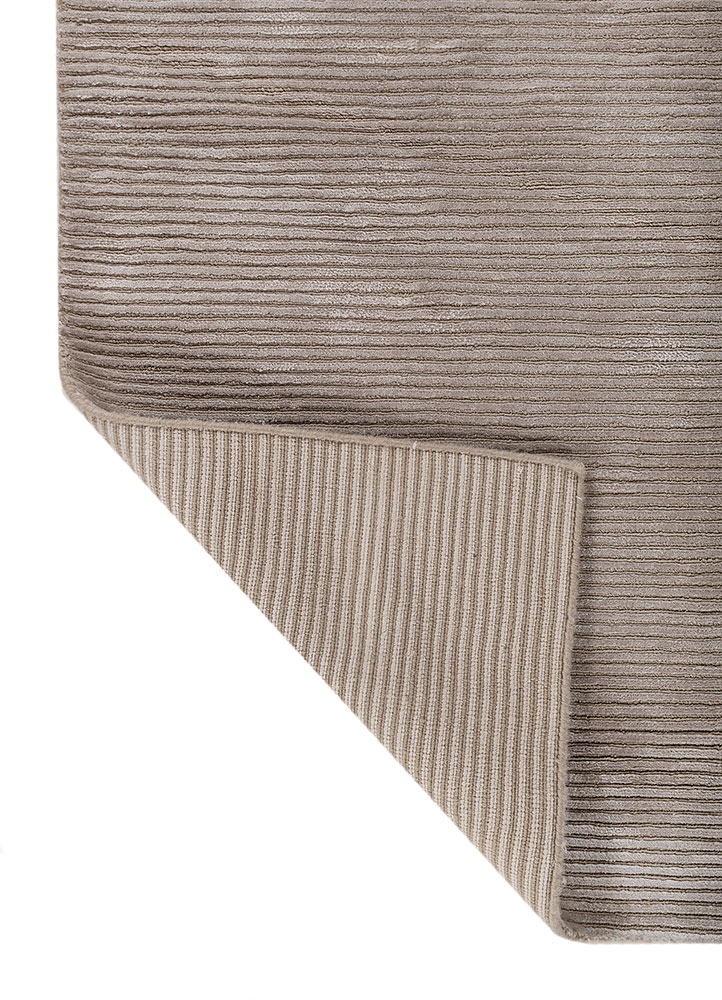 saga grey and black wool hand loom Rug - Perspective